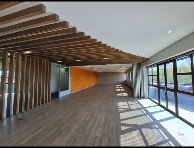 1,226M² OFFICE TO LET IN ILLOVO